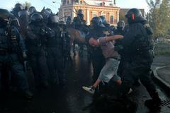 Demonstrace ve Varnsdorfu - policejní zásah