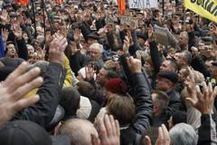 Dav obléhá ukrajinský parlament, žádá odškodné za Černobyl