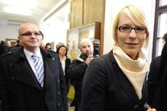 Kristýna Kočí a Jaroslav Škárka přicházejí k soudu