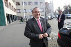 Josef Dobeš na návštěvě škol