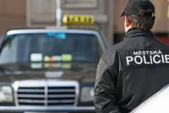 Taxi Zdeňka Ponerta hlídá policie
