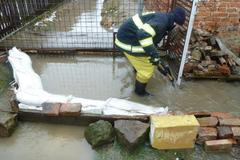 Tání - zatopení - Liberecký kraj - hasiči - hráze