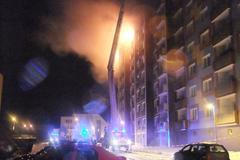 Požár paneláku v Jirkově na Chomutovsku