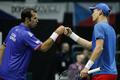 Radek Štěpánek a Tomáš Berdych při utkání Davis Cupu (2012, vs Itálie)