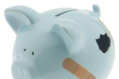 Chudoba, rozbité prasátko, kasička - ilustrační foto