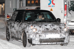 Nová generace Mini při testování