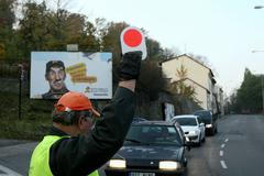 Hlídají školáky na přechodech