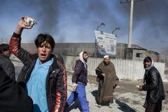 Afghánci protestovali proti pálení koránu na základně USA