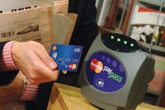 Bezkontaktní platební karta