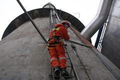 Zlínští hasiči odstraňují rampouchy