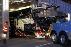 Tragická nehoda autobusu ve Švýcarsku