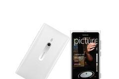 Noka Lumia 800 - v bílé