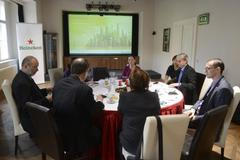 Kultaý stůl Heinekenu, Praha, listopad 2012