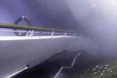 Zničená Costa Concordia pod hladinou