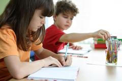 Škola a rodiče vybíjejí z dětí fantazii, tvrdí spisovatel