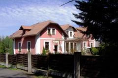 Církevní restituce - Komorní Lhotka