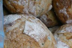 Plesnivé pečivo v prodejně Kaufland