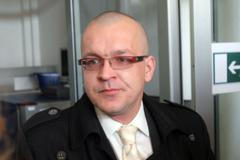 Škárka a Bárta před Soudem