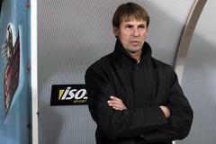 Pochod fanoušků Slavie proti Strakovi