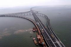 Čína otevřela největší most na světě