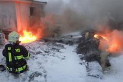 Požár paneláku v Jirkově na Chomutovsku