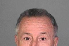 Zvrhlý učitel z LA svazoval děti a zasypával je šváby