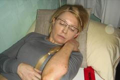 Tymošenková ukazuje modřiny