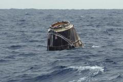 Modul Dragon přistál v Tichém oceánu