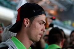 Zapomenutý Cristiano Ronaldo na doněckém letišti