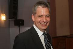 Dienstbier a Švejnar ve při o prezidentskou kandidaturu