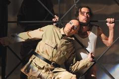 Glass: V kárném táboře