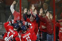 Washington oslavuje gól Johanssona