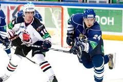 Roman Červenka a Jakub Petružálek v KHL