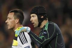 Petr Čech a John Terry, dvě opory londýnské Chelsea.