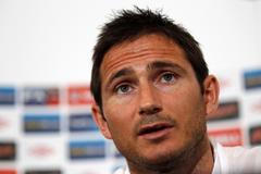 Frank Lampard na tiskové konferenci před Eurem