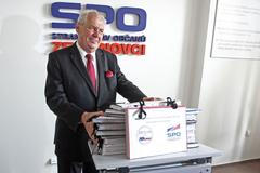 Petice za kandidaturu Miloše Zemana