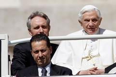 Papež Benedikt XVI. a jeho komorník Paolo Gabriele