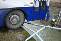 Autobus nad propastí