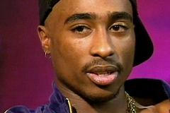 Tupac Shakur - živý