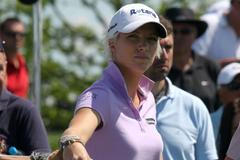 Melissa Reidová vyčkává na golfovém turnaji Prague Golf Masters 2012 na pražském Albatrossu.