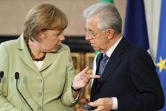 Angela Merkelová během rozhovoru s Mariem Montim