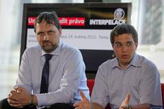 interpelace: Umění prosadit právo