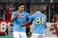 SSC Neapol (Federico Fernández, Gökhan Inler)