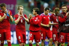 Čeští fotbalisté děkují fanouškům po utkání Česko - Portugalsko ve čtvrtfinále Eura 2012.