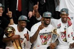 Miami Heat slaví vítězství v NBA (James, Bosh, Wade)