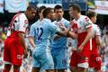 Joey Barton a Carlos Tévez, incident v Premier League v zápase Manchester City - Queens Park Rangers