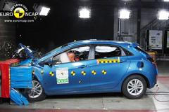 Hyundai i30 crash test