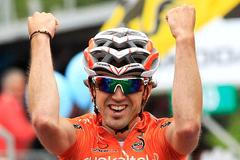 Španělský cyklista Jon Izagirre Insausti slaví etapový triumf na Giro d´Italia