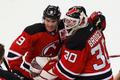 Zach Parise a Martin Brodeur slaví triumf New Jersey