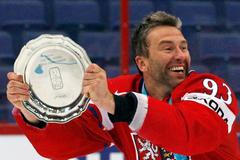 Petr Nedvěd se raduje po vyhraném zápase o třetí místo Finsko - Česko